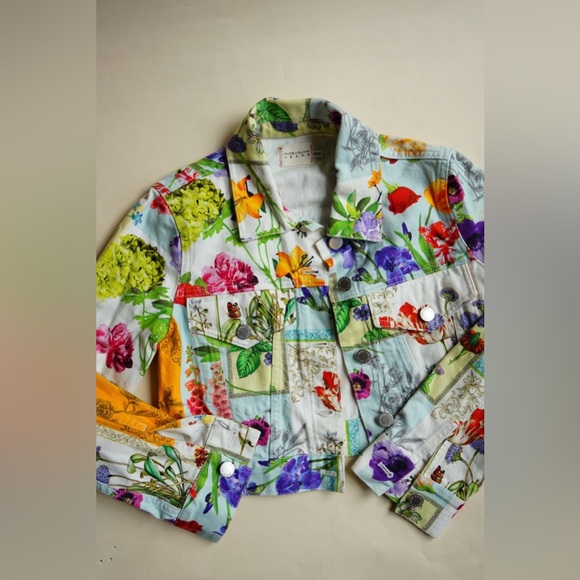 Alice + Olivia Jackets & Blazers - "Alice + Olivia" Denim "Chloe" Boxy Floral Patchwork Cropped Jacket - Size XS